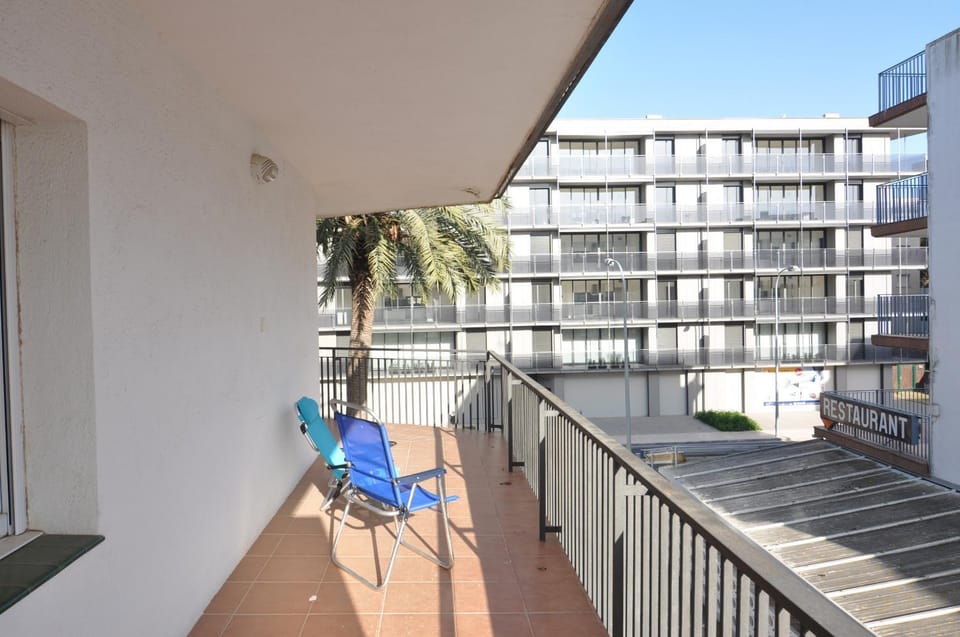 Property building, View (from property/room), Balcony/Terrace