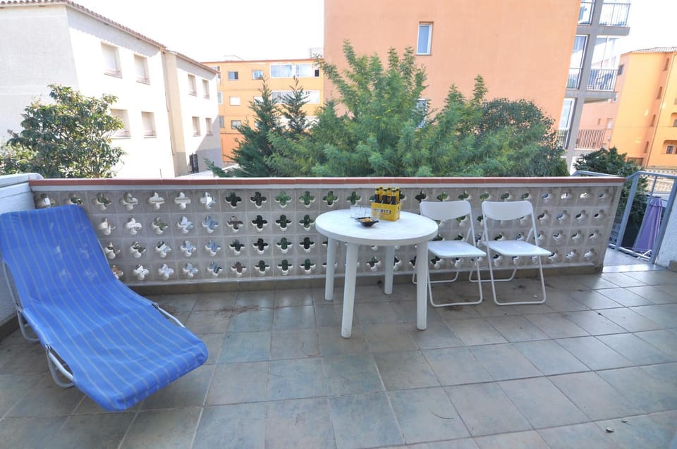 Balcony/Terrace, sunbed