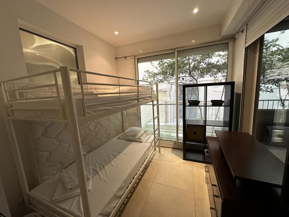 Bed, bunk bed