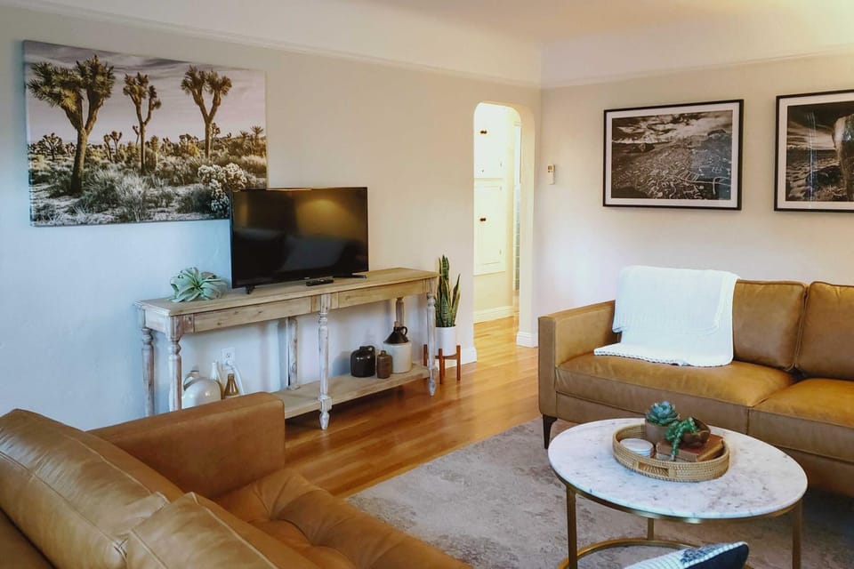 Ski, Shop & Explore: Walkable Midtown Reno Oasis! House in Reno