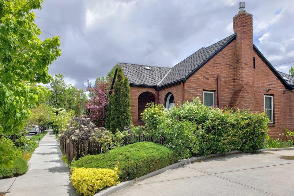 Ski, Shop & Explore: Walkable Midtown Reno Oasis! House in Reno