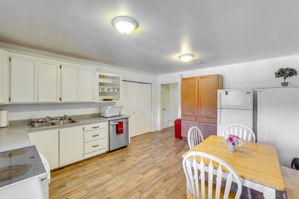 Private Hot Tub and Mtn Views Garden Valley Apt! Apartment in Salmon River