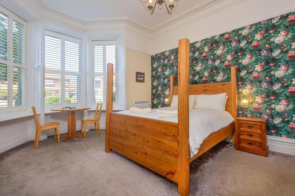 Bed, Coffee/tea facilities, Photo of the whole room, Bedroom