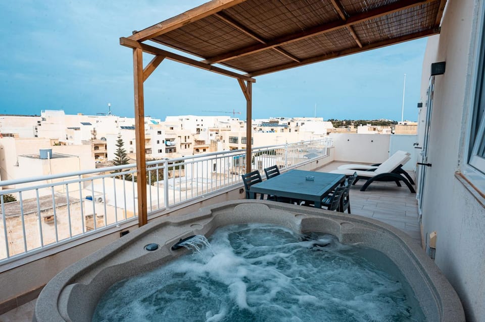 Patio, Day, Hot Tub, View (from property/room), Balcony/Terrace, sunbed