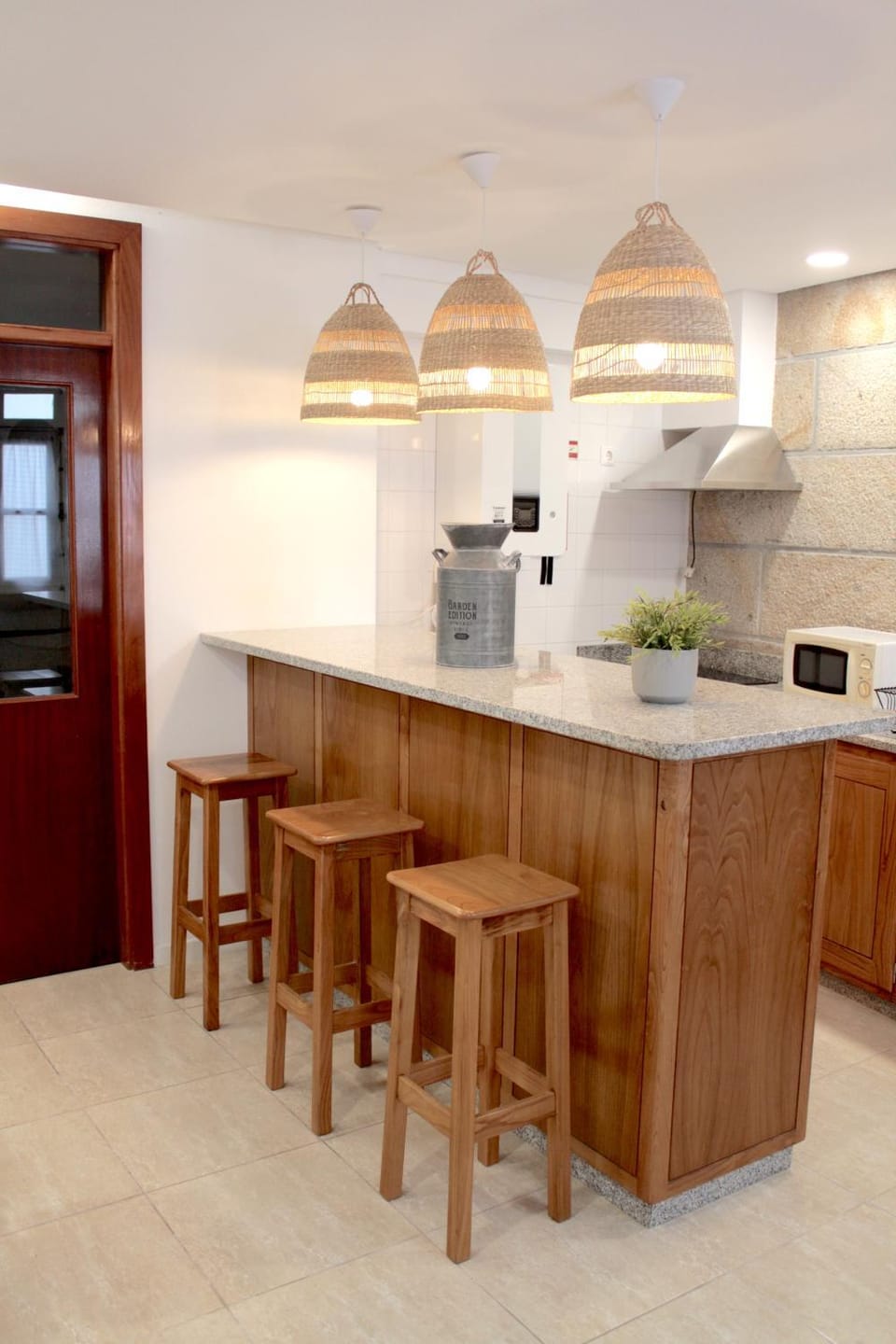 Dining area, Meals, minibar, pet friendly, stove, toaster, kitchen