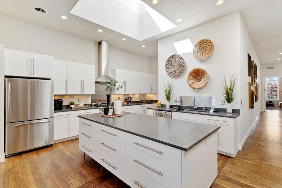 The Penthouse Loft in the Heart of Old Town! House in Fort Collins