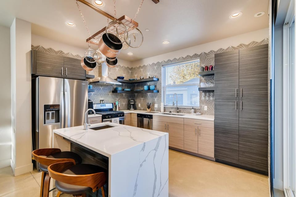 Fancy Townhome near Old Town, Breweries and River! House in Fort Collins
