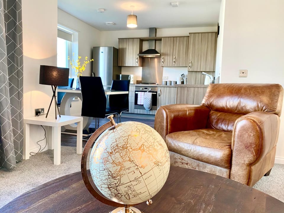 Living room, Dining area