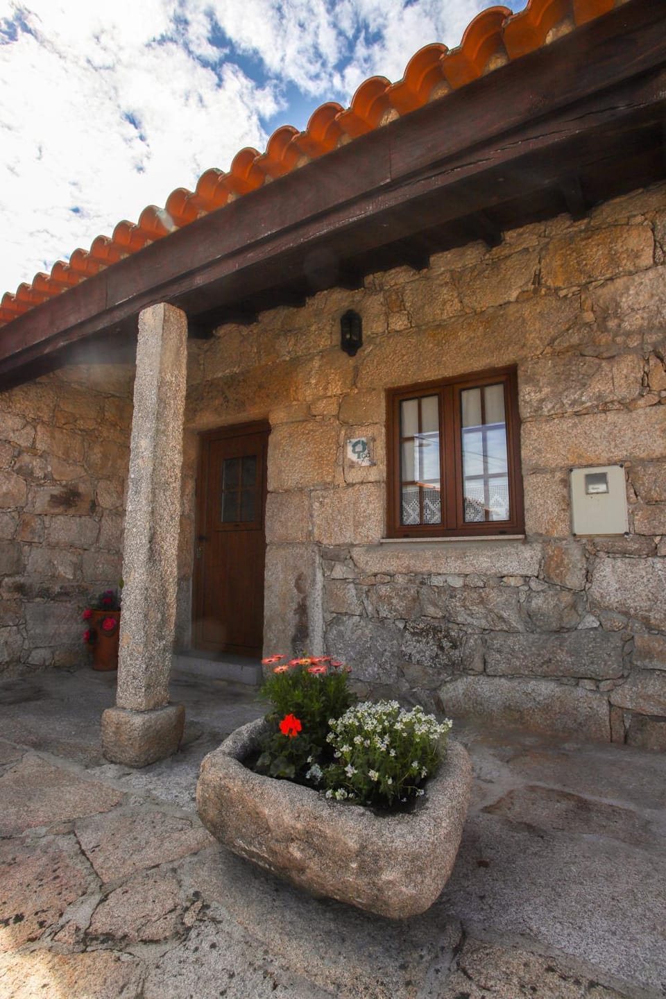 Property building, Patio, Facade/entrance