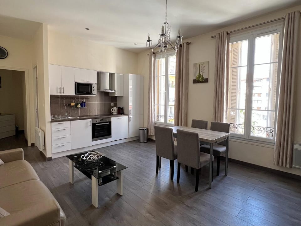 Communal lounge/ TV room, Living room, Dining area
