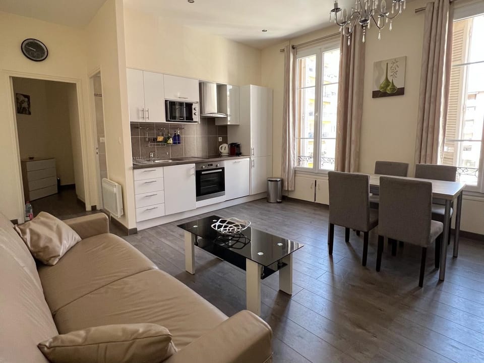Communal lounge/ TV room, Living room, Dining area