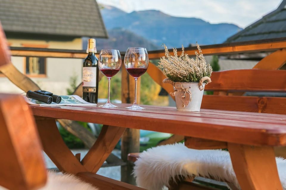 BBQ facilities, Balcony/Terrace, Landmark view, Mountain view