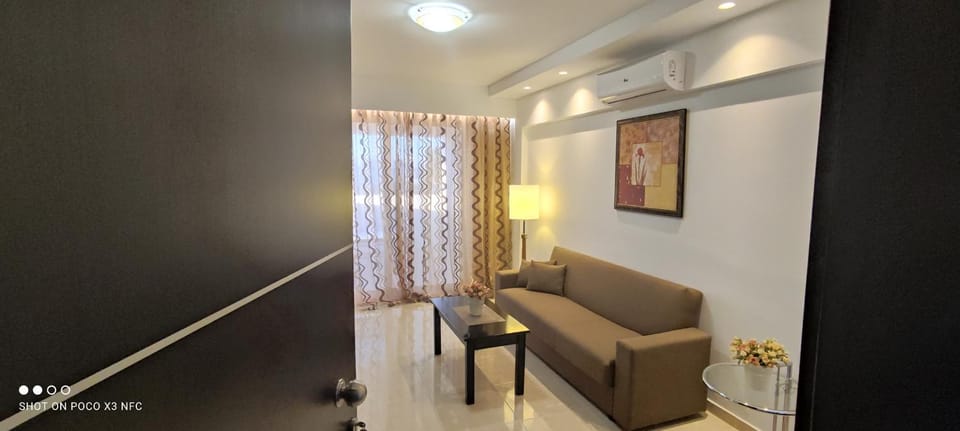 Living room, Seating area, air conditioner