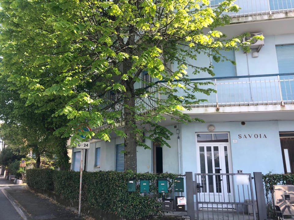 Property building, Facade/entrance