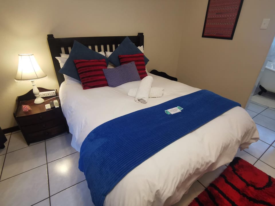 Harties Double Bed studio - Kitchenette Hartbeespoort dam Bed and Breakfast in North West, South Africa