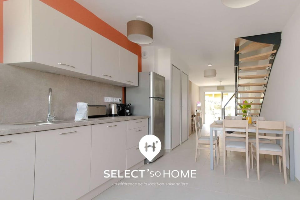 Kitchen or kitchenette, Dining area, pet friendly, stove