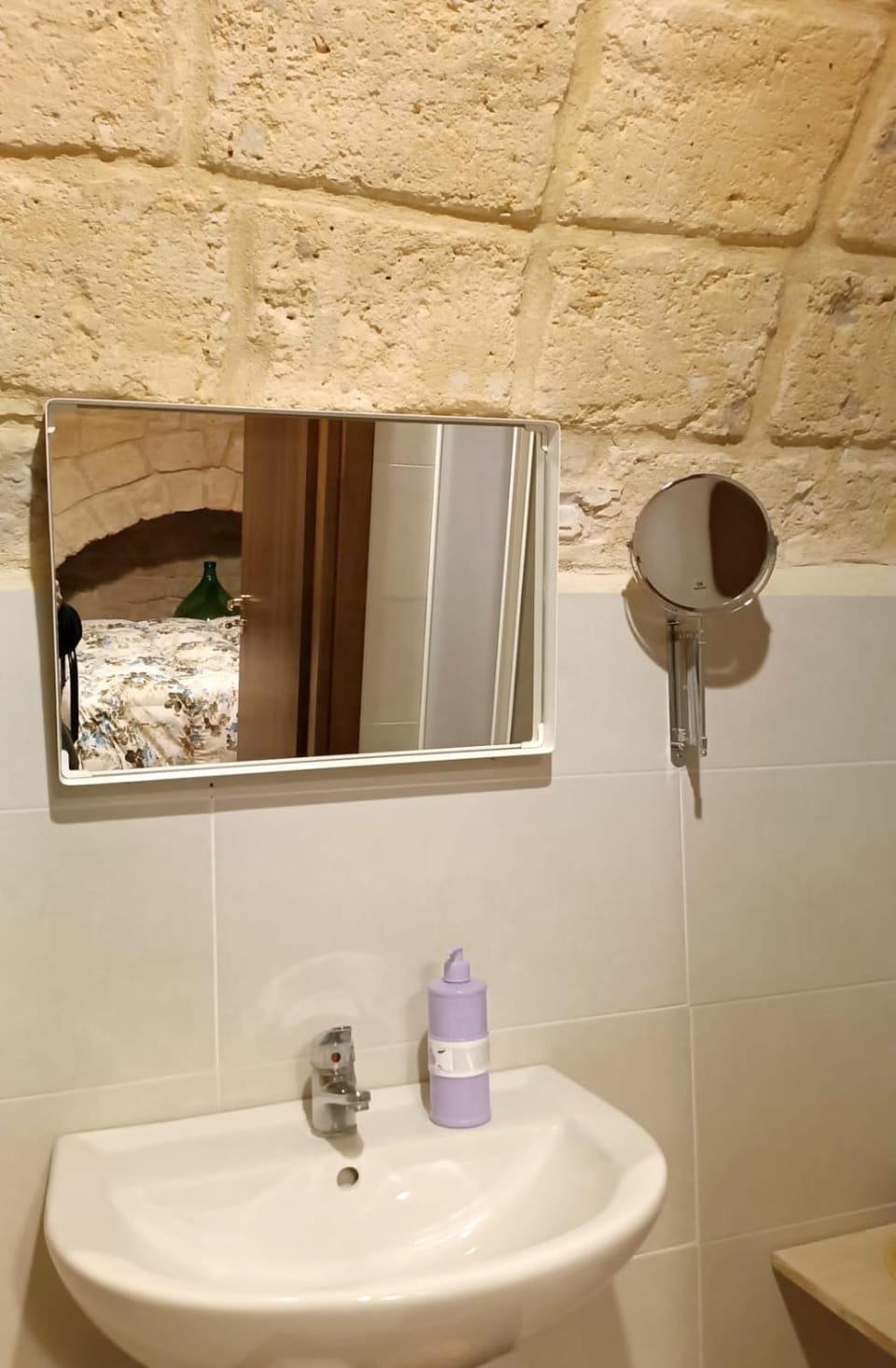 Bathroom, towels