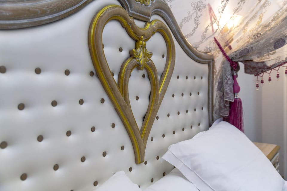Studio Romantique Maison de L'église du Couvent Bed and Breakfast in Narbonne