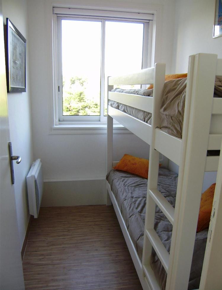 bunk bed