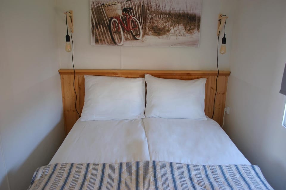 Chalet Wiron aan het Wad. Campground/ 
RV Resort in North Holland (province)