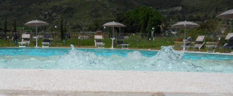 Natural landscape, Hot Tub, Mountain view, Pool view, Swimming pool, sunbed