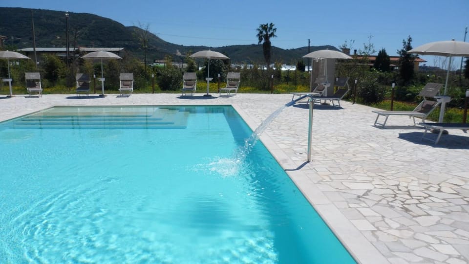 Natural landscape, Mountain view, Pool view, Swimming pool, sunbed