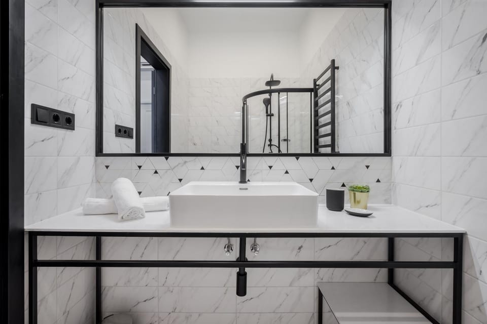 Toilet, Bathroom, towels