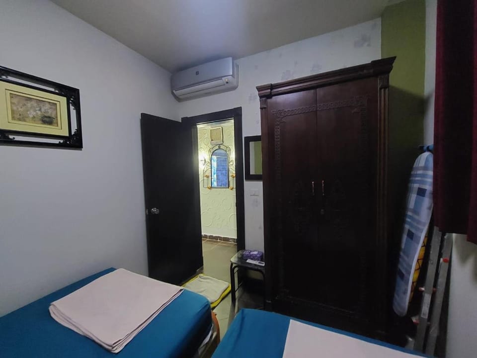 Bed, Photo of the whole room, Bedroom, wardrobe, air conditioner