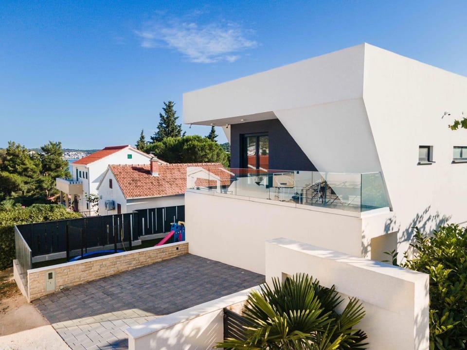 Villa Skyline- near beach and city center with heated pool Villa in Šibenik-Knin County, Croatia
