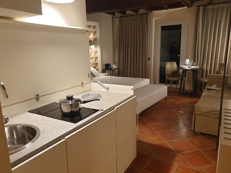 Kitchen or kitchenette