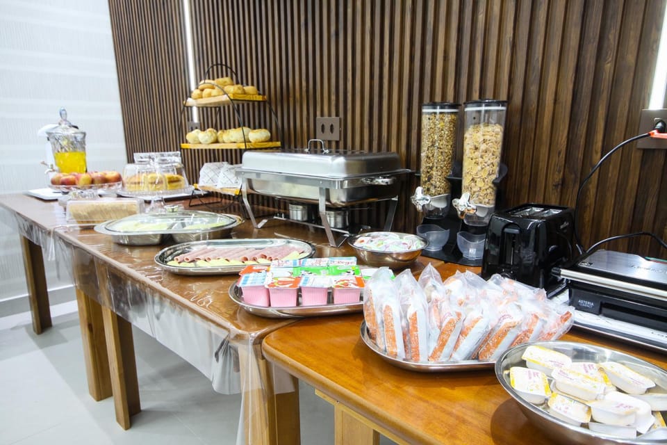 Food and drinks, Food, Breakfast, Continental breakfast, Buffet breakfast