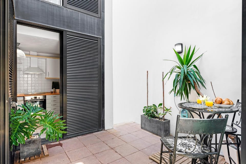 Patio, Dining area