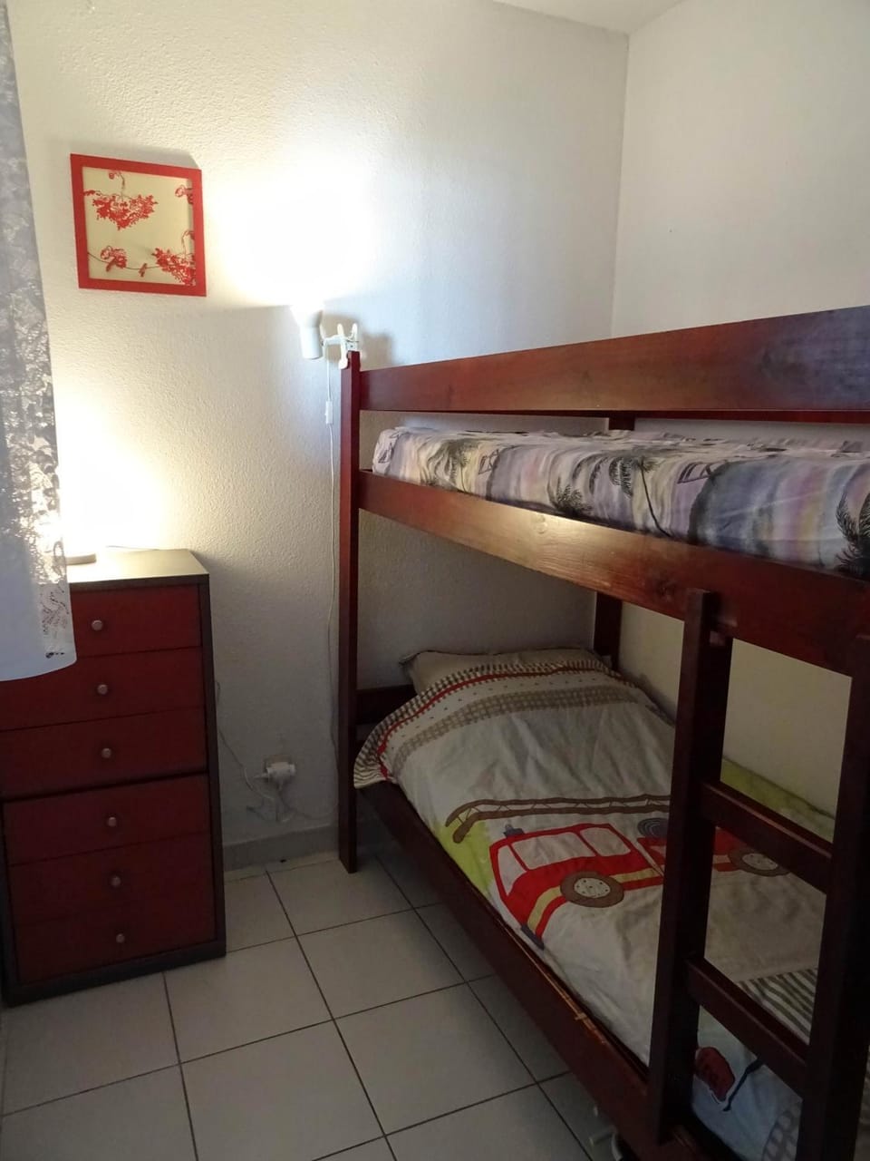 Bedroom, bunk bed