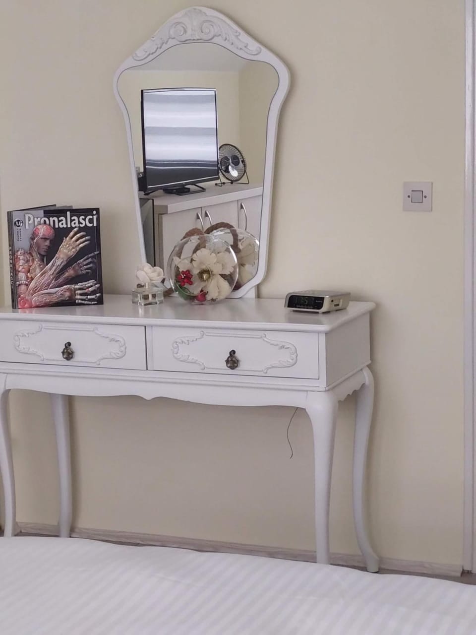 Decorative detail, Bedroom