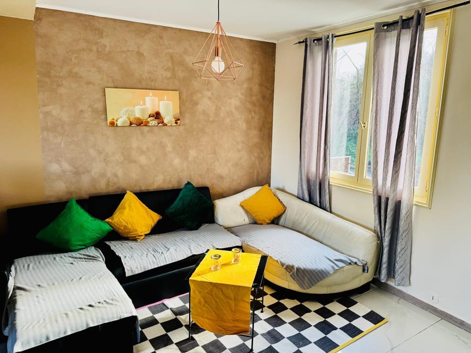 Maison et sa dépendance ss voisinage dans les vergers de Montmorency Apartment in Île-de-France