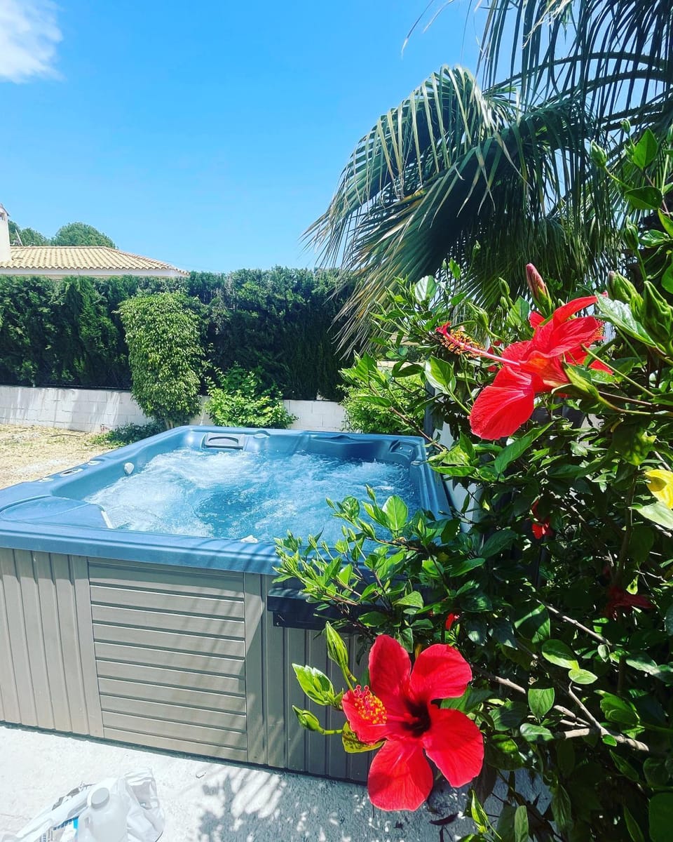 Garden, Hot Tub, Garden view, Pool view
