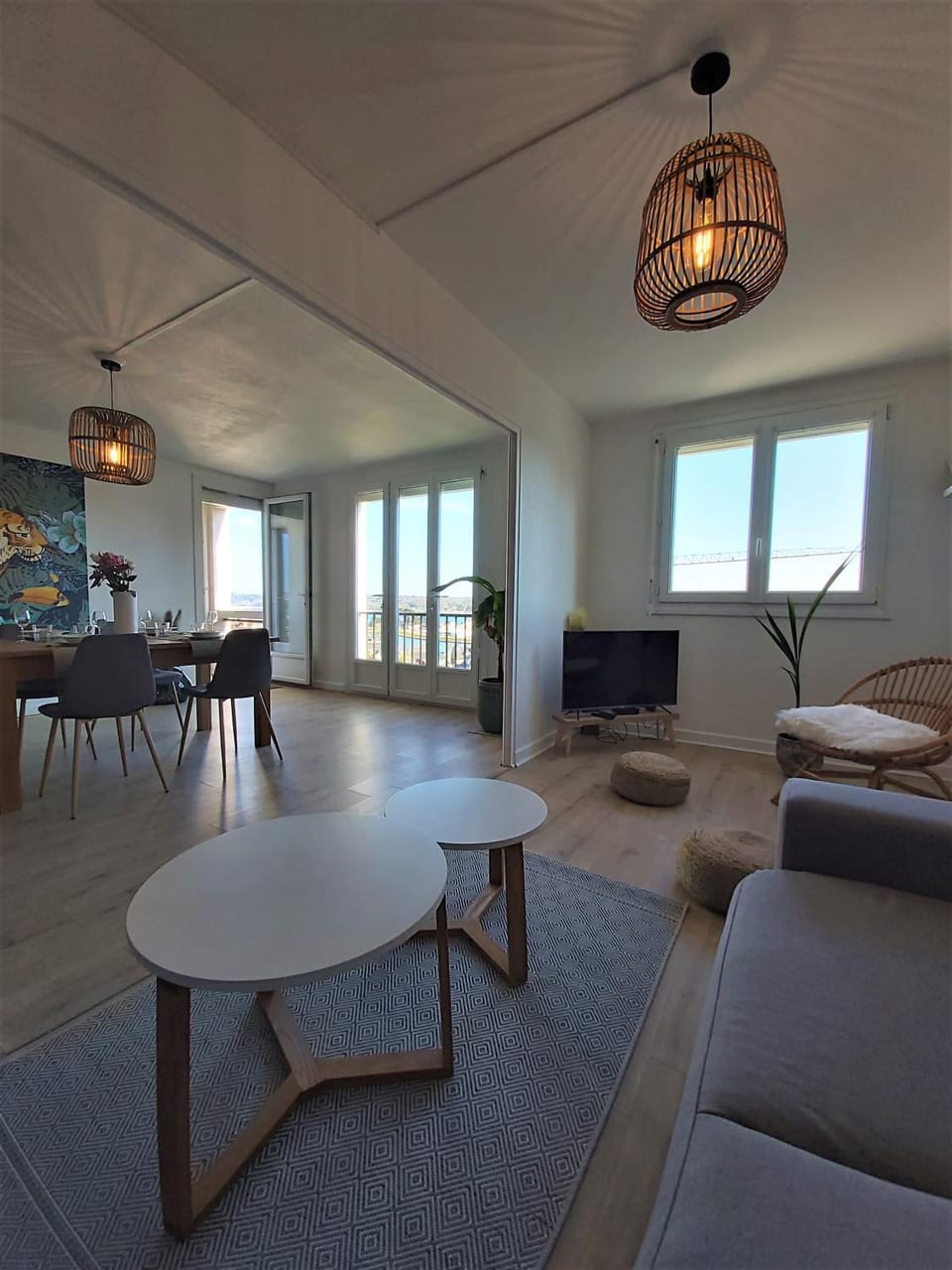 Living room, Dining area