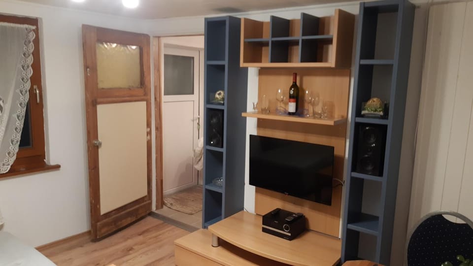 Communal lounge/ TV room, TV and multimedia, Living room