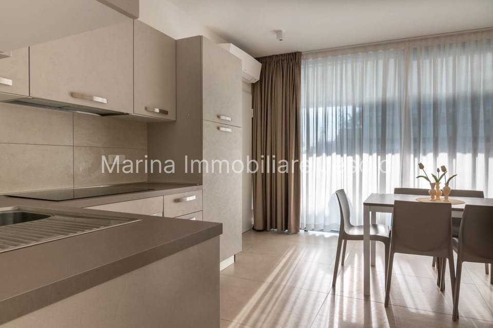Living room, Seating area, Dining area, stove