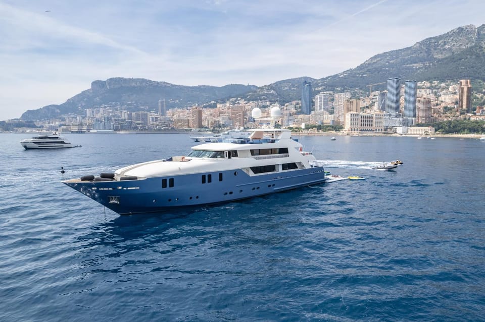 iRama Luxury Superyacht 6 Cabins & Hot Tub & Water Toys Cabin in Cannes