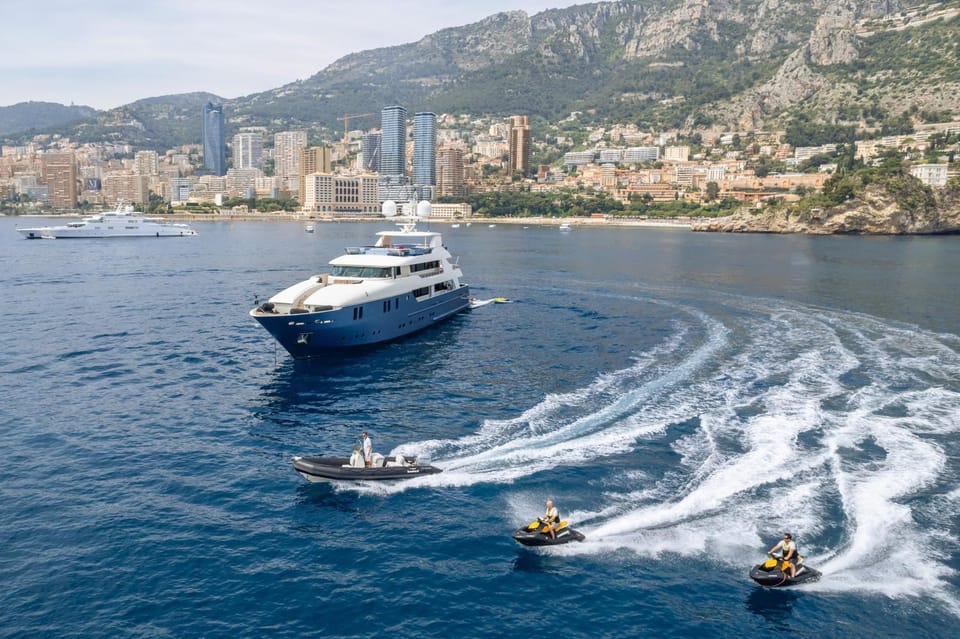 iRama Luxury Superyacht 6 Cabins & Hot Tub & Water Toys Cabin in Cannes