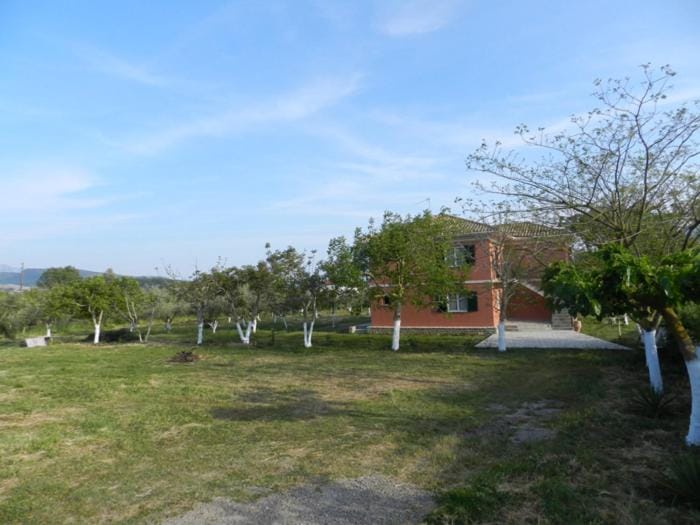 Facade/entrance, Area and facilities