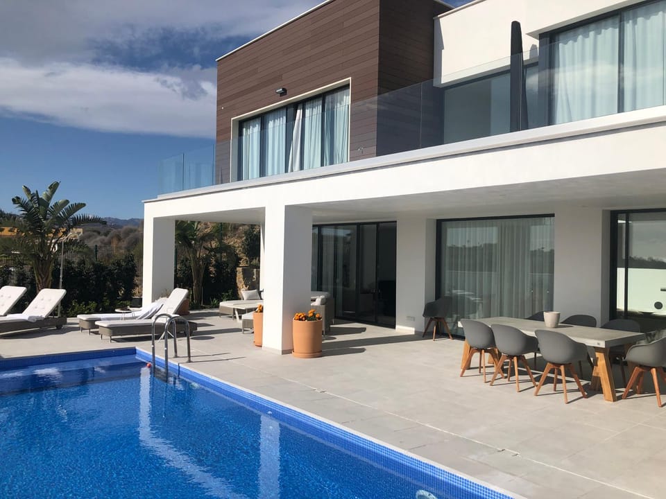 Patio, Facade/entrance, Balcony/Terrace, Swimming pool