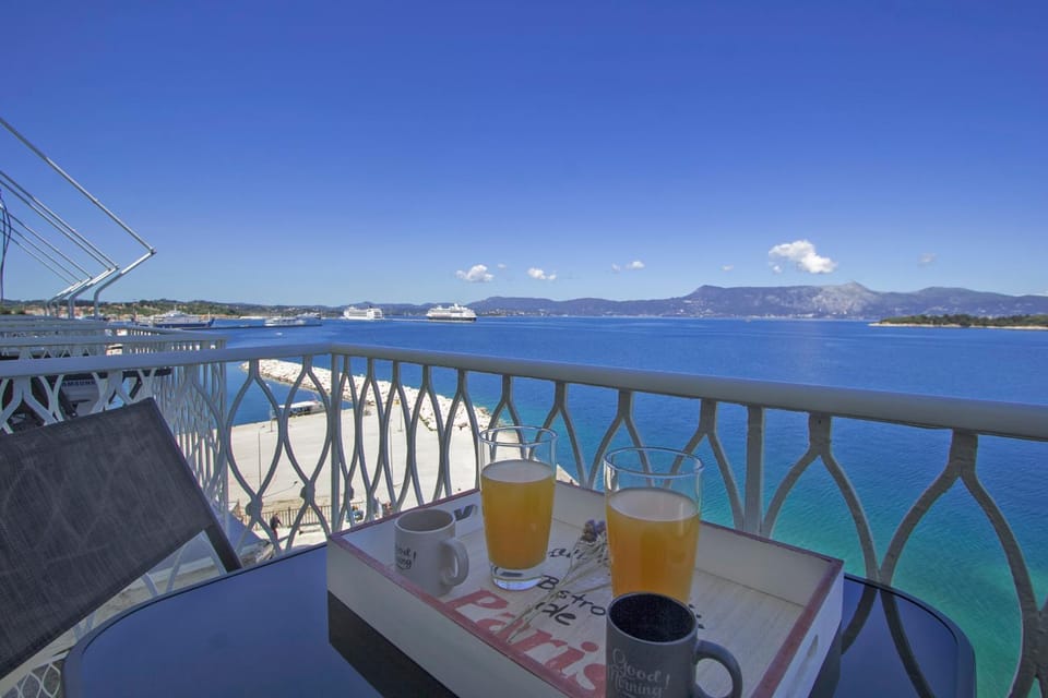 Balcony/Terrace, River view