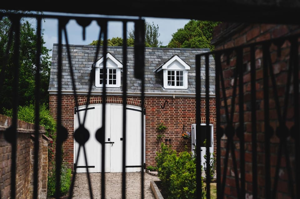 Riverside Cosey Cottage in heart of Christchurch Apartment in Christchurch
