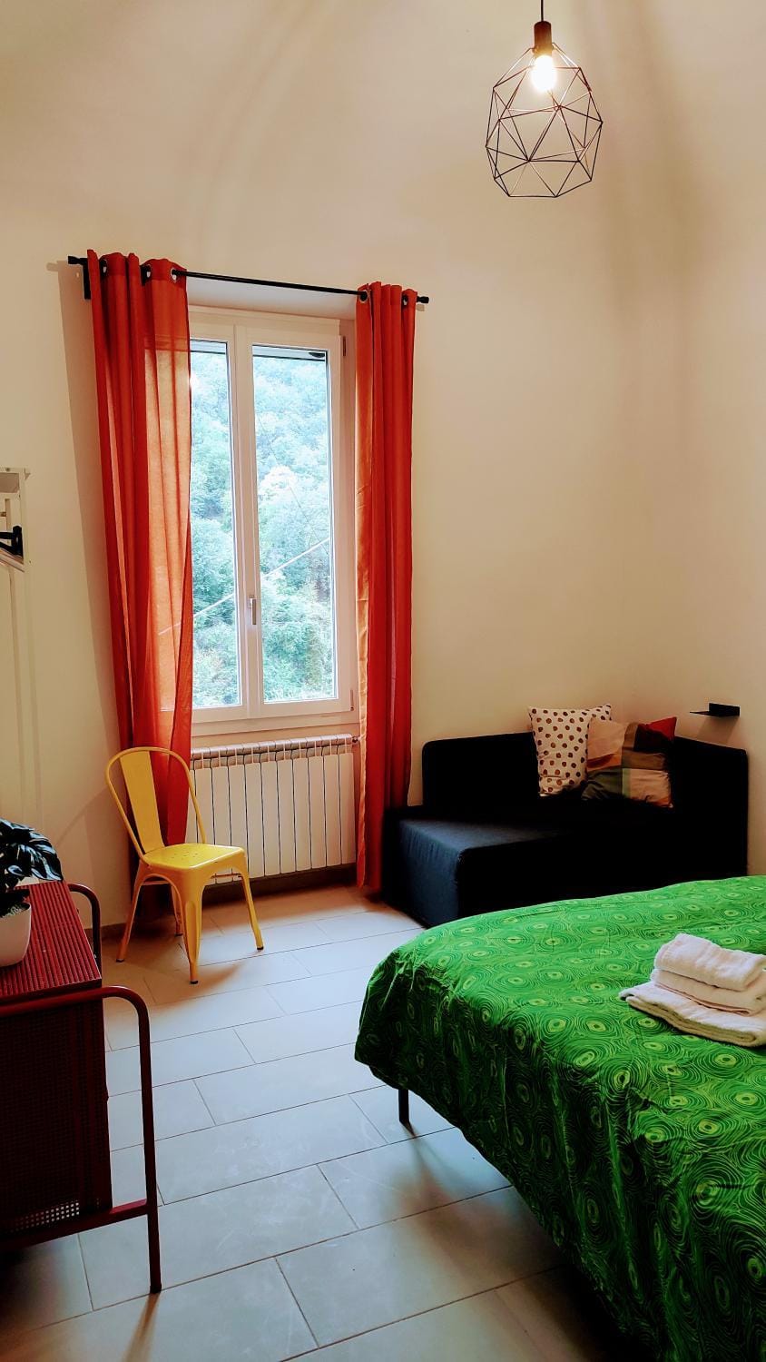 Bed on the Rocks Apartment in Liguria
