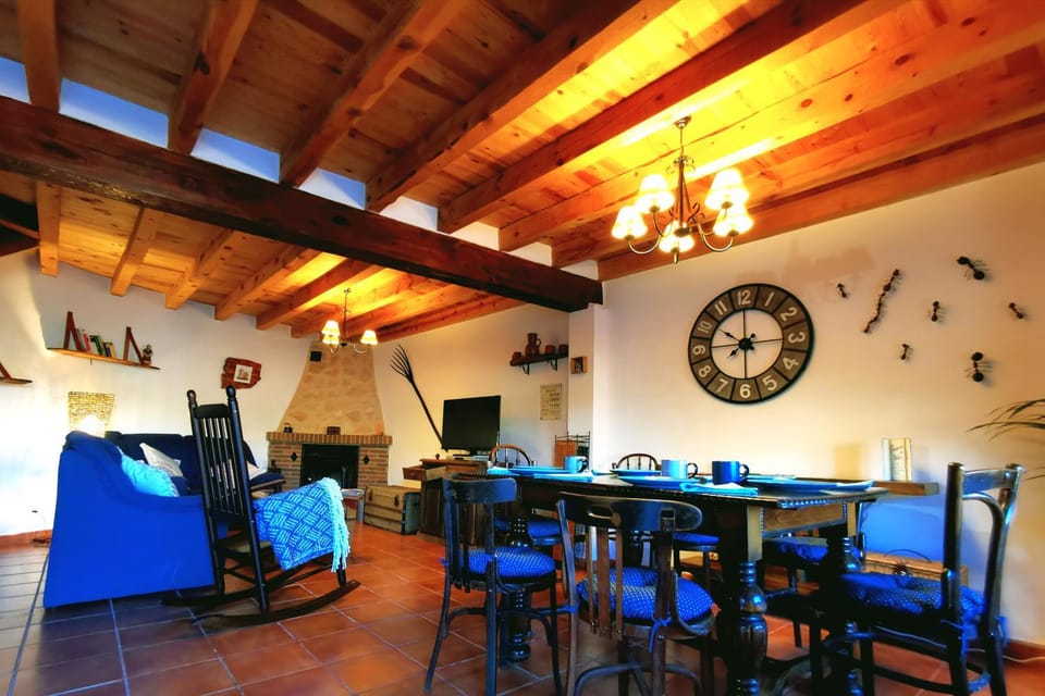 Communal lounge/ TV room, Dining area