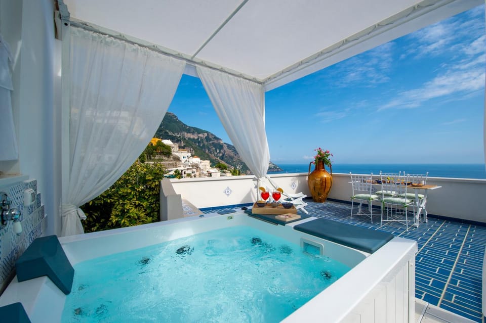 Hot Tub, Solarium, Balcony/Terrace, Sea view, Alcoholic drinks