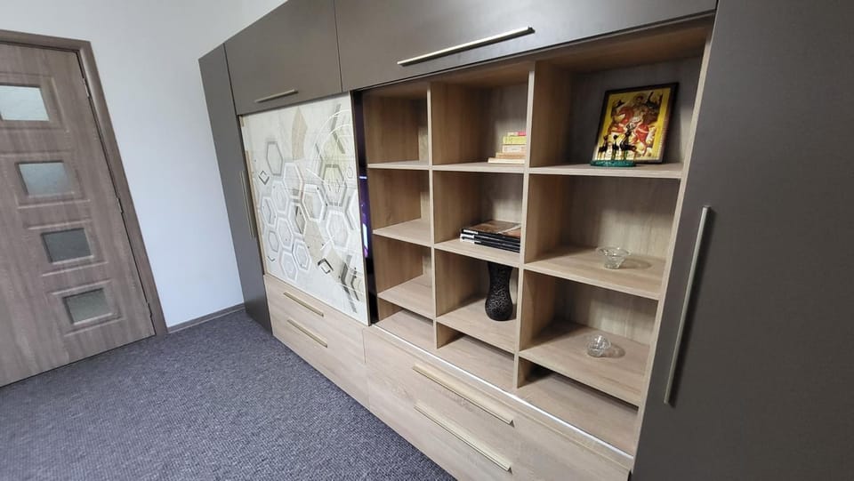 Library, wardrobe