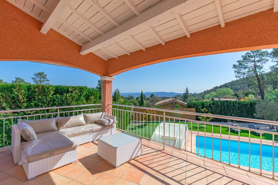 Balcony/Terrace, Pool view, Swimming pool